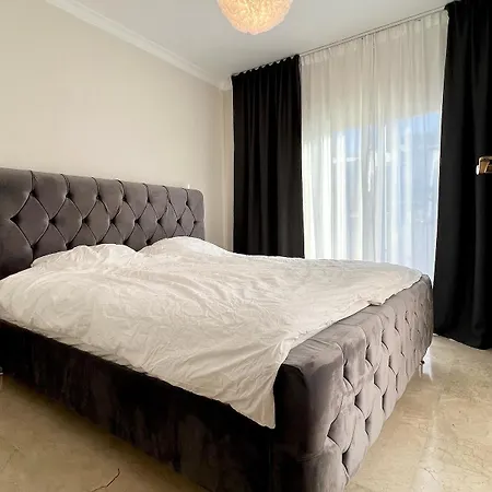 Apartmán Beautiful Townhouse Close To