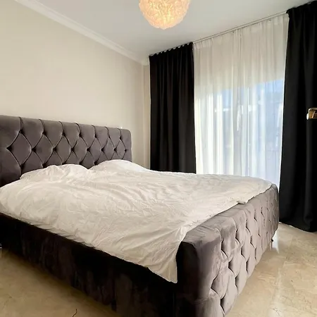 Apartmán Beautiful Townhouse Close To