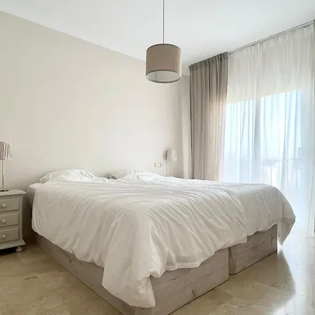 Apartmán Beautiful Townhouse Close To