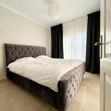 Apartmán Beautiful Townhouse Close To
